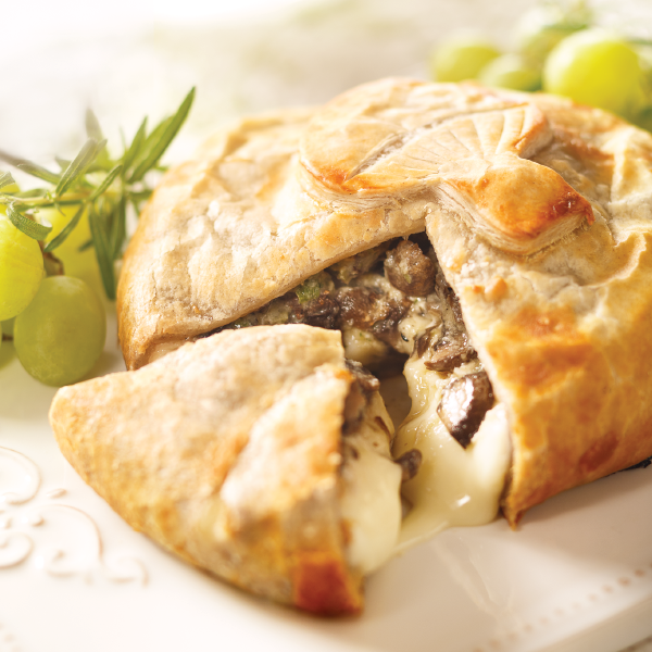 Baked Brie en Croute cut
